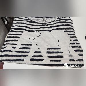 Crown & Ivy striped elephant 🐘 t-shirt. Size Medium.